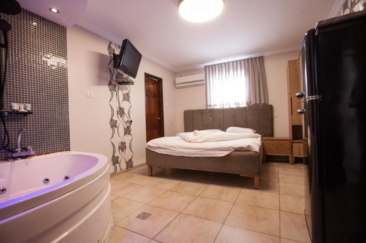 Puy Ahuzat Haosher Hotel Tiberias Exterior foto
