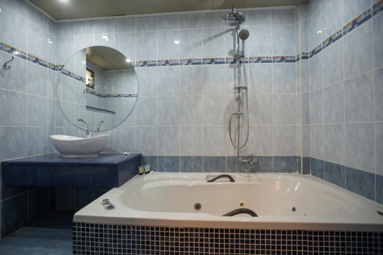 Puy Ahuzat Haosher Hotel Tiberias Exterior foto