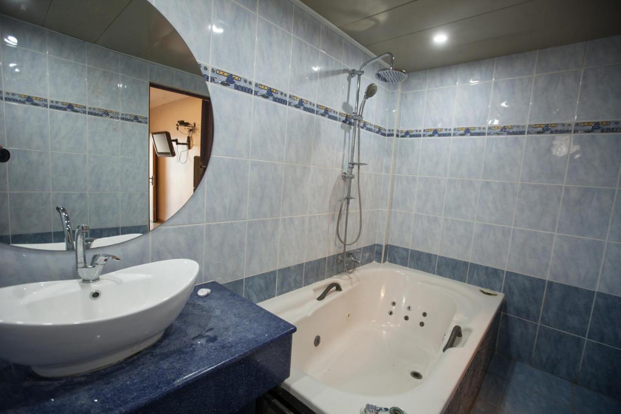 Puy Ahuzat Haosher Hotel Tiberias Exterior foto